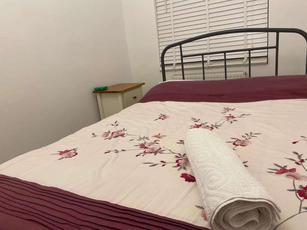 London Rooms With Free Parking 134 Edgware Exterior photo